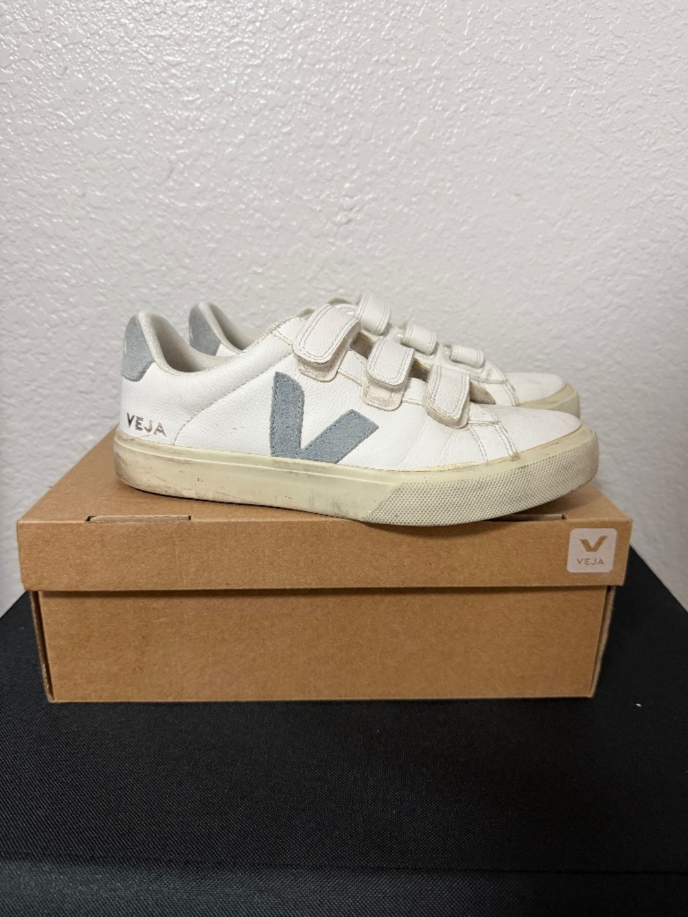 Veja Velcro Sneakers